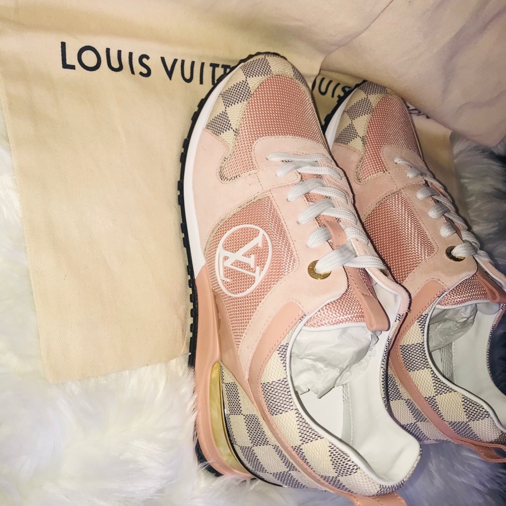 ❗️SOLD❗️Louis Vuitton run away sneaker - Picture 5 of 8